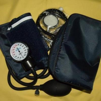 Tensiometru mecanic cu stetoscop