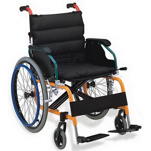 Scaun cu rotile (fotoliu rulant) cu sasiu de aluminiu