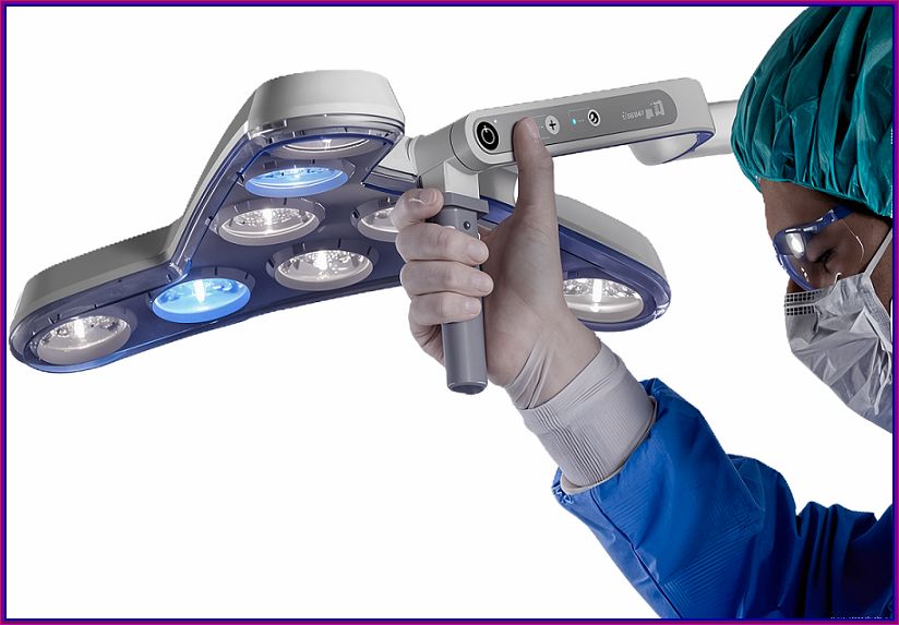 Lampa chirurgicala derungs 130 000 lux