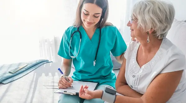 Infectiile urinare la varstnici - cauze, simptome si preventie