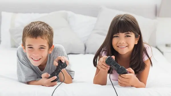 Influenta jocurilor video asupra atentiei si performantei scolare