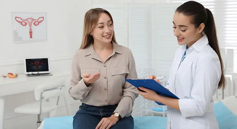 Crampe puternice in perioada menstruala? Acestea ar putea fi semnul endometriozei 