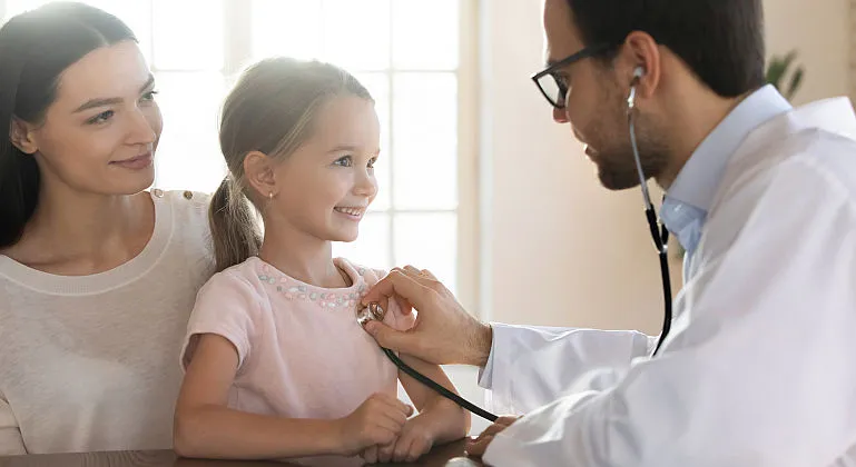 Wheezingul sau respiratia suieratoare la copii: ce trebuie sa stii